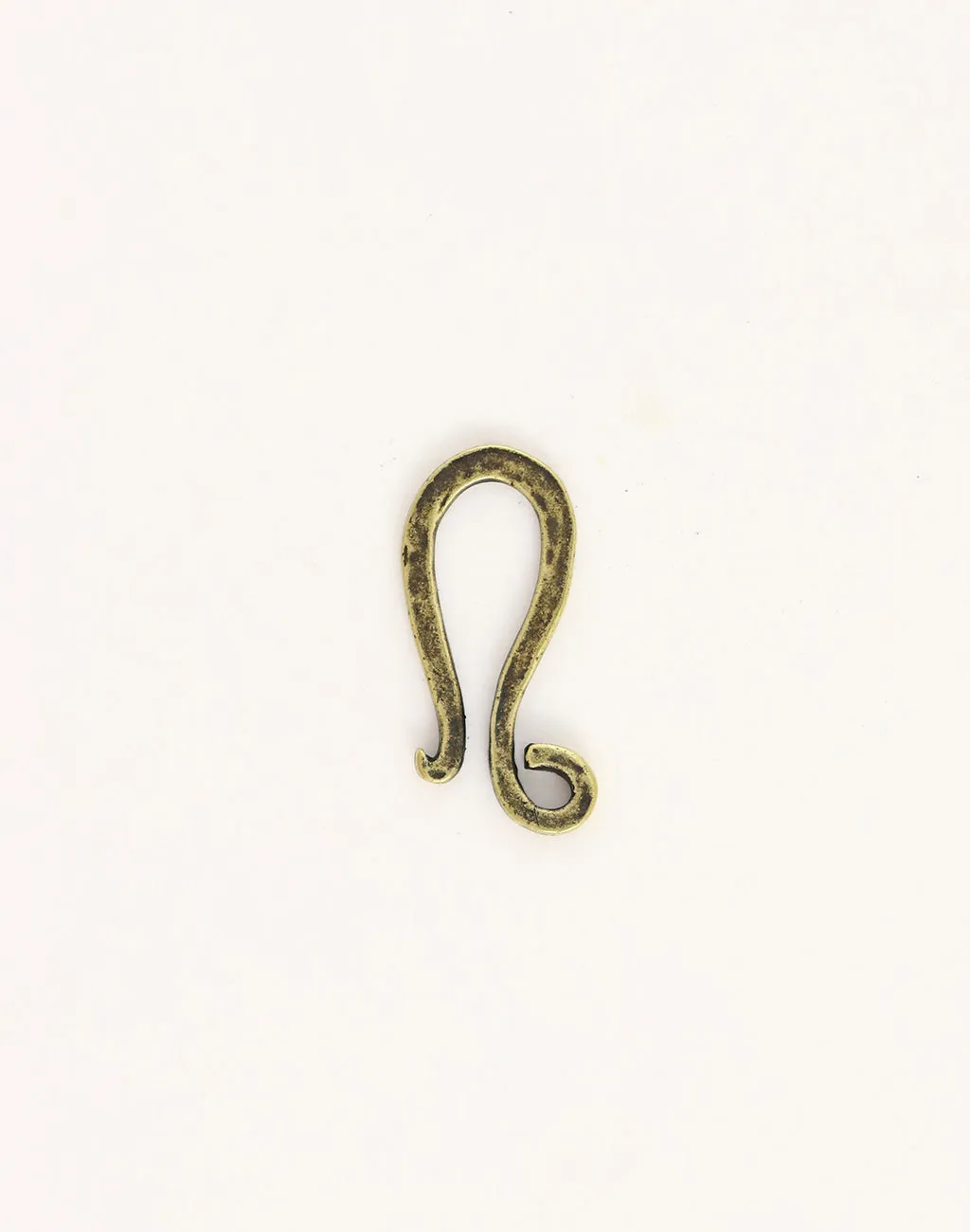 Hammered Hook, 27x12mm, (1pc)