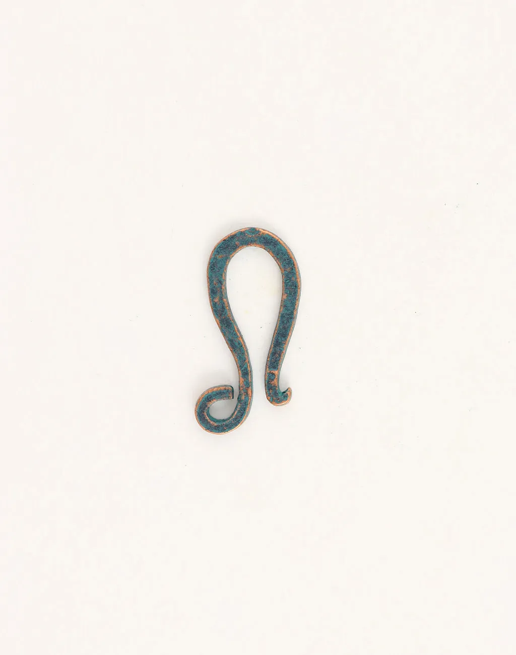 Hammered Hook, 27x12mm, (1pc)